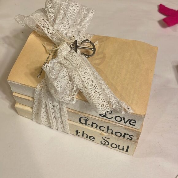 Valentine’s Day Lot - Picture 3 of 10